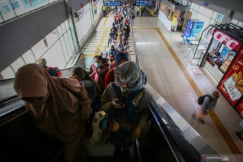 Stasiun Tanah Abang tetap ramai