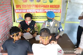 Satgas COVID-19 sosialisasikan denda uang saat operasi yustisi di Probolinggo