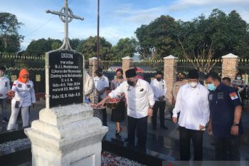 Ketua DPD RI La Nyalla kunjungi makam Nommensen dan Sisingamangaraja XII