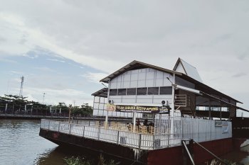 Banjarmasin miliki ikon baru wisata kuliner restoran terapung