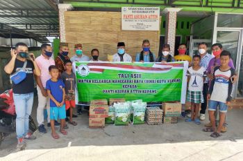 IKMR Kupang bantu sembako untuk panti asuhan terdampak  COVID-19