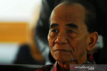 KPK jemput paksa mantqn Gubernur Riau Annas Maamun
