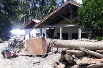 Sekdes sebut banjir bandang Desa Rogo  tidak terkait penebangan liar