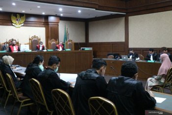 Jaksa Pinangki hadiri sidang dengan gamis dan kerudung