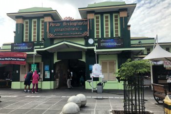 Semar membawa pedagang Pasar Beringharjo ke dunia digital
