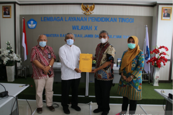 LLDIKTI Wilayah X serahkan SK pendirian program studi STIKES Baiturrahim Jambi