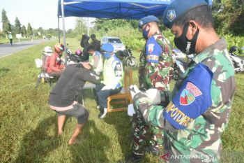Lanud Haluoleo operasi penegakkan protokol kesehatan di kawasan bandara