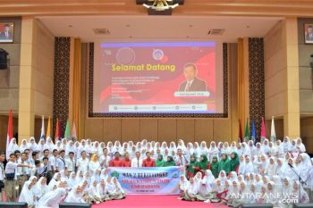 UNP dikunjungi oleh siswa MAN 2 Bukittinggi sebagai tempat untuk melakukan studi