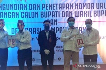 Dua cakada Manggarai deklarasi pemilu damai
