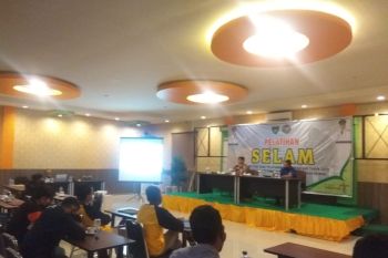 40 orang pemandu selam di KWBT Mandeh Pesisir Selatan dilatih