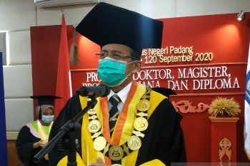 Rektor : Pendidikan di tengah pandemi COVID-19 menunjukkan transformasi dan dinamika positif