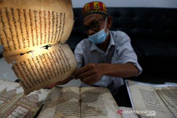 Perawatan naskah kuno