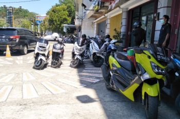Dishub Mataram akan melengkapi rompi juru parkir dengan nomor pengaduan