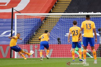 Everton menundukkan Crystal Palace 2-1