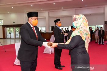 Wagub NTB mengukuhkan tiga Pjs dan satu Plt Bupati