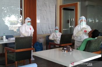 Tiga warga Sumbawa Barat terkonfirmasi positif COVID-19, dirawat di Mataram