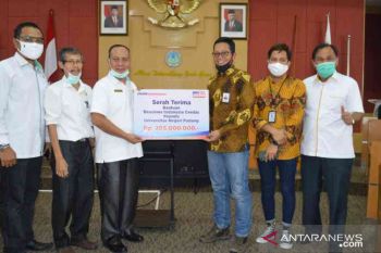Mahasiswa UNP terima beasiswa dari BRI