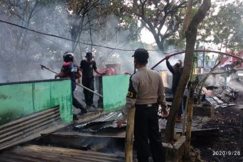 Warung di Loteng Ludes Dilalap Sijago Merah
