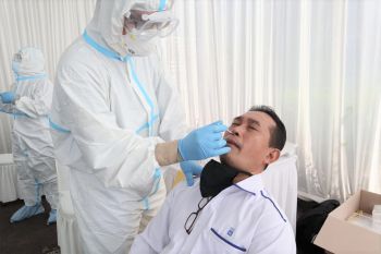 PT Virama Karya lakukan swab test pegawai antisipasi penyebaran COVID-19