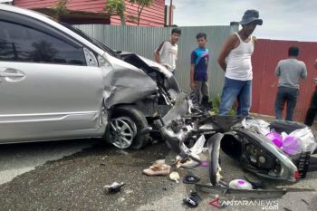 Dua mobil satu sepeda motor terlibat kecelakaan hebat di Aceh Barat, sejumlah warga luka-luka