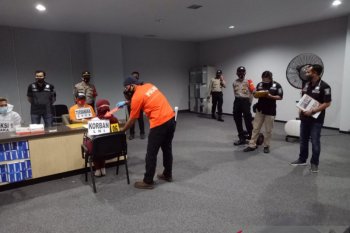 Polisi gelar rekonstruksi kasus pelecehan saat rapit test di Bandara Soetta