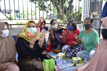 Kasmarni : Perempuan bisa memimpin jika diberi amanah