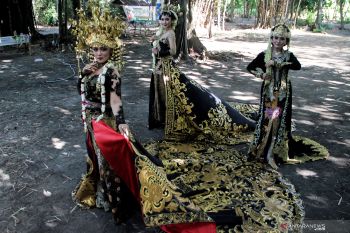 Peragaan busana pengantin Nusantara