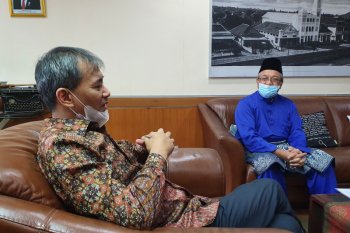 Dirut Antara dan Dubes Malaysia membahas isu kedua negara