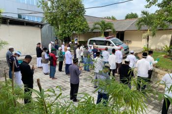 Bupati Bangka Tengah Ibnu Saleh meninggal usai  positif COVID-19