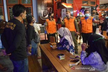 Pelaku usaha di Palu  diberi sanksi karena langgar protokol kesehatan
