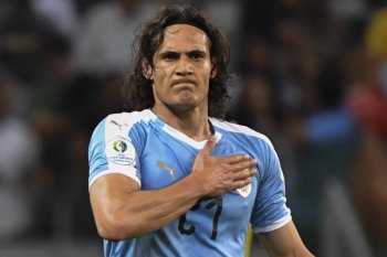 Cavani nikmati tantangan bermain di Liga Premier Ingggris bersama jersey