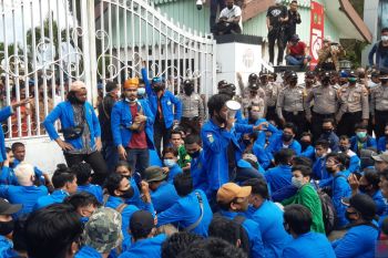 Guru besar : Uji materi alat yang pas jika keberatan pada UU Ciptaker