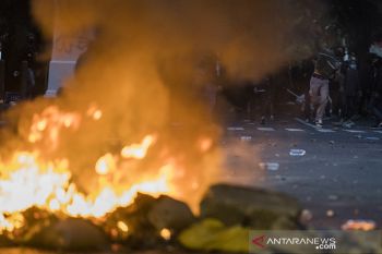Unjuk rasa UU Cipta Kerja ricuh