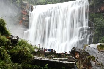 Kecelakaan kapal terbalik di Sungai Zangke China tewaskan sembilan penumpang saat liburan
