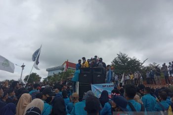 Dua  aktivis buruh di Kepri reaktif COVID-19