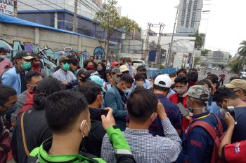 Puluhan mahasiswa sempat dihadang ikut aksi demo tolak UU Cipta Kerja