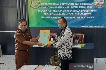 Kejari Purwokerto kembalikan aset senilai Rp2,5 miliar kepada Pemkab Banyumas