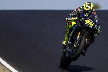 Valentino Rossi membalap akhir pekan ini di Valencia setelah bebas COVID-19