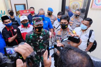 Polisi amankan 220 pengunjuk rasa ciptaker di Makassar