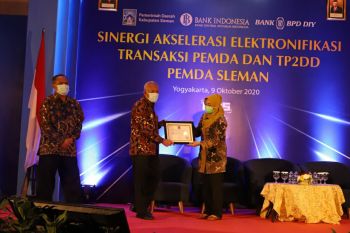 Pemkab Sleman menerapkan transaksi nontunai