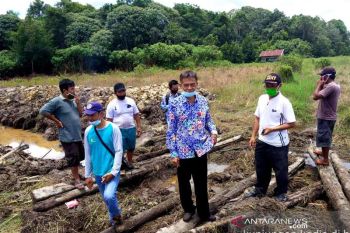 Jaringan irigasi di tiga kecamatan diperbaiki  secara swakelola