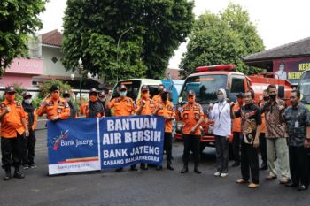 BPBD bersama Bank Jateng salurkan air bersih