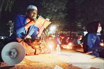 Mahasiswa Kotim pilih renungan suci dan doa bersama di DPRD