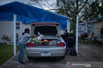 Warga Kota Lake Charles mulai tinggalkan kota di Louisiana demi hindari Badai Delta