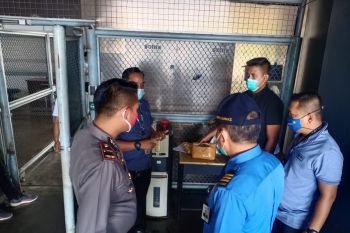 Lewati pemeriksaan X-Ray, paket berisi narkoba ditemukan petugas Bandara Internasional Minangkabau