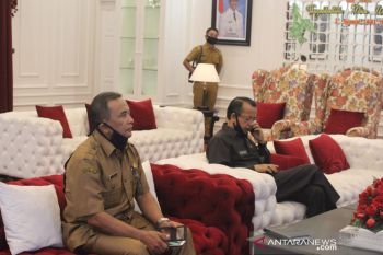 Pemkab Solok ikuti Vidcon evaluasi pelaksanaan tatanan normal baru produktif dan aman COVID-19