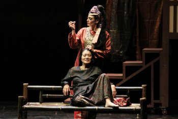 "Padusi", pementasan dengan  unsur kebudayaan Minang