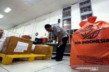 PT Pos Kota Baubau salurkan bantuan sosial tuna pada 3.342 KPM