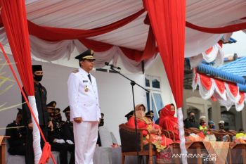 Pemkab Solok gelar upacara penurunan bendera perinagatan HUT RI yang ke-75