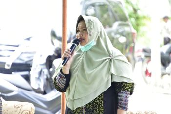 Di Teluk Papal, Kasmarni disebut pemimpin adil